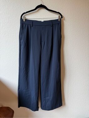 HALARA Wide-Leg Dress Pants in Navy Blue